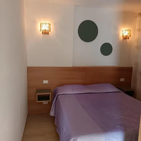 Apartment Mono Di Ale